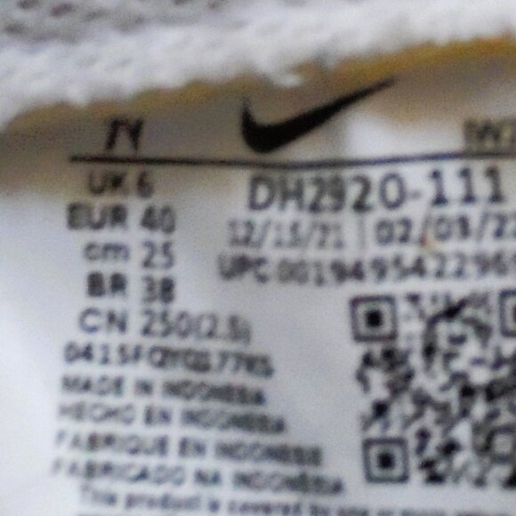 Nike Air Force 1 White Sneakers woman size 9 - Picture 8 of 9